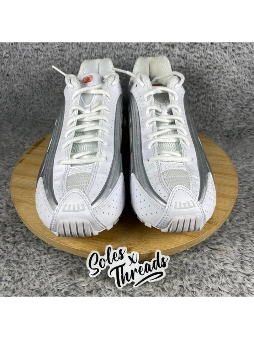 Nike Shox R4 White Metallic Silver Size 7.5 Women Sneakers AR3565-101